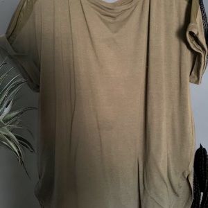 Women’s Avia shirts